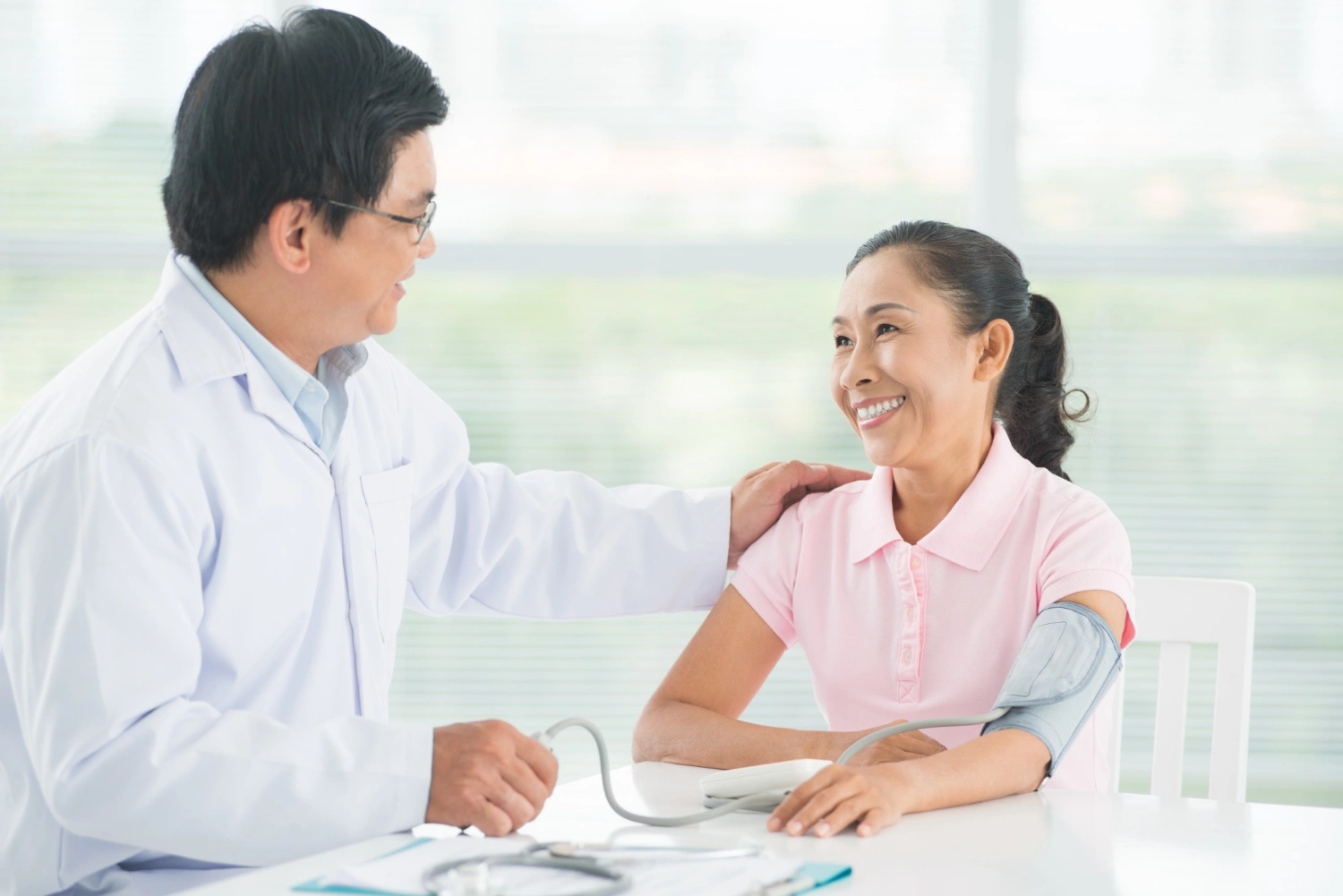 đo huyết áp đúng cách là rất quan trọng