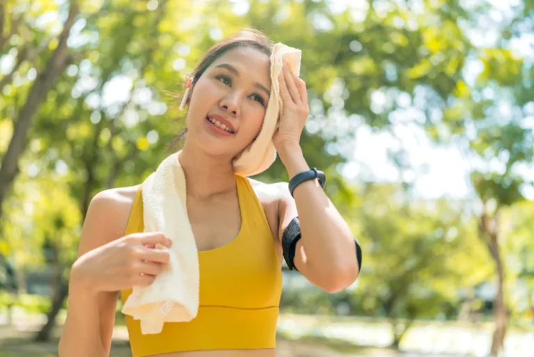 Tập thể dục mùa nắng nóng