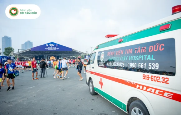 Giải chạy ‘Tự hào Thành phố Tôi yêu – Cúp Agribank 2025’ – Bệnh viện Tim Tâm Đức đồng hành vận động viên về đích vui khỏe