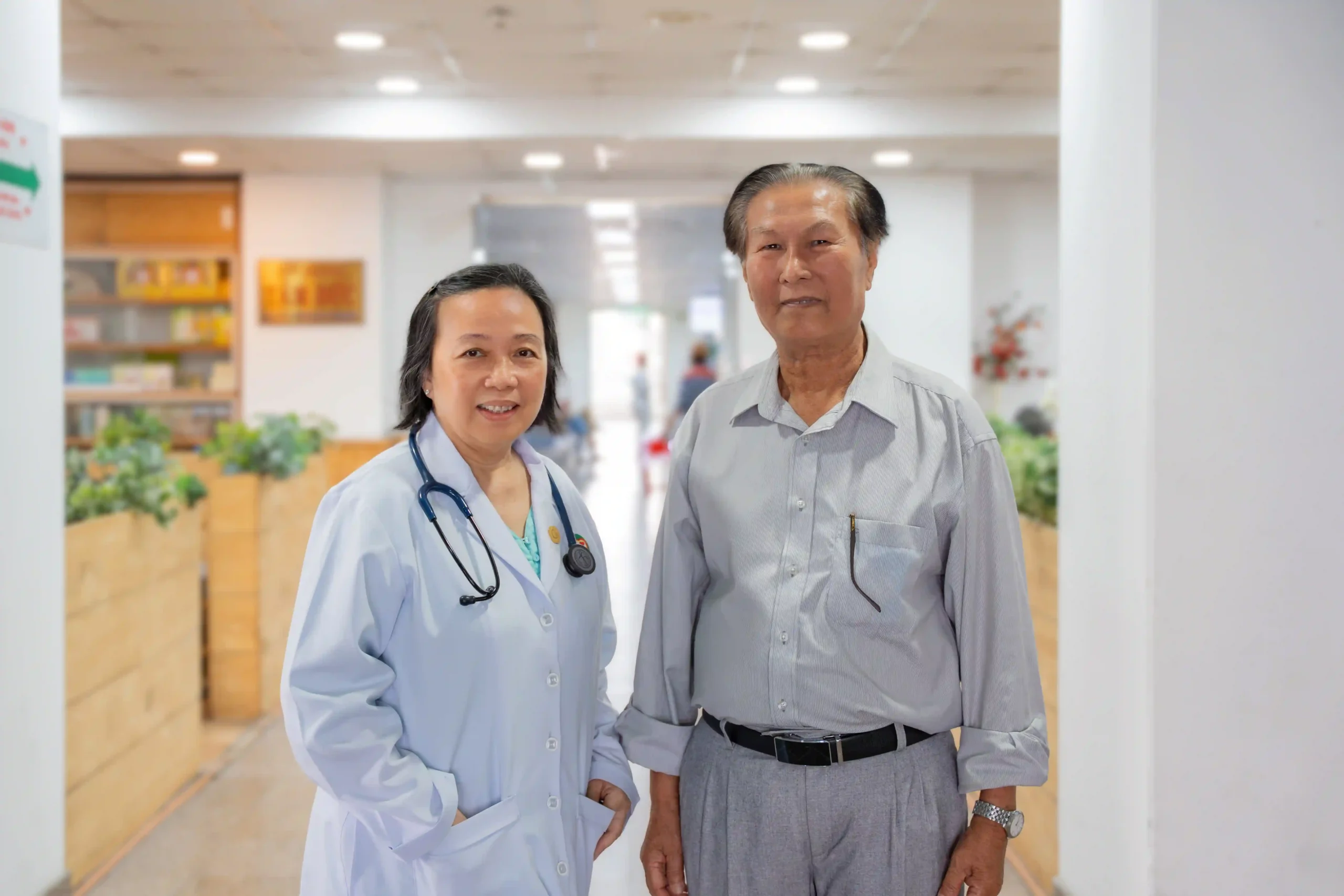 ThS.BS Phan Kim Phương và bệnh nhân Thương