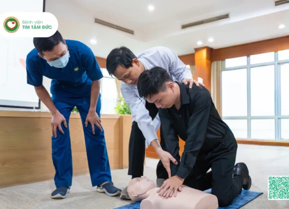 Bác sĩ Tâm Đức đào tạo cấp cứu hồi sức tim phổi CPR