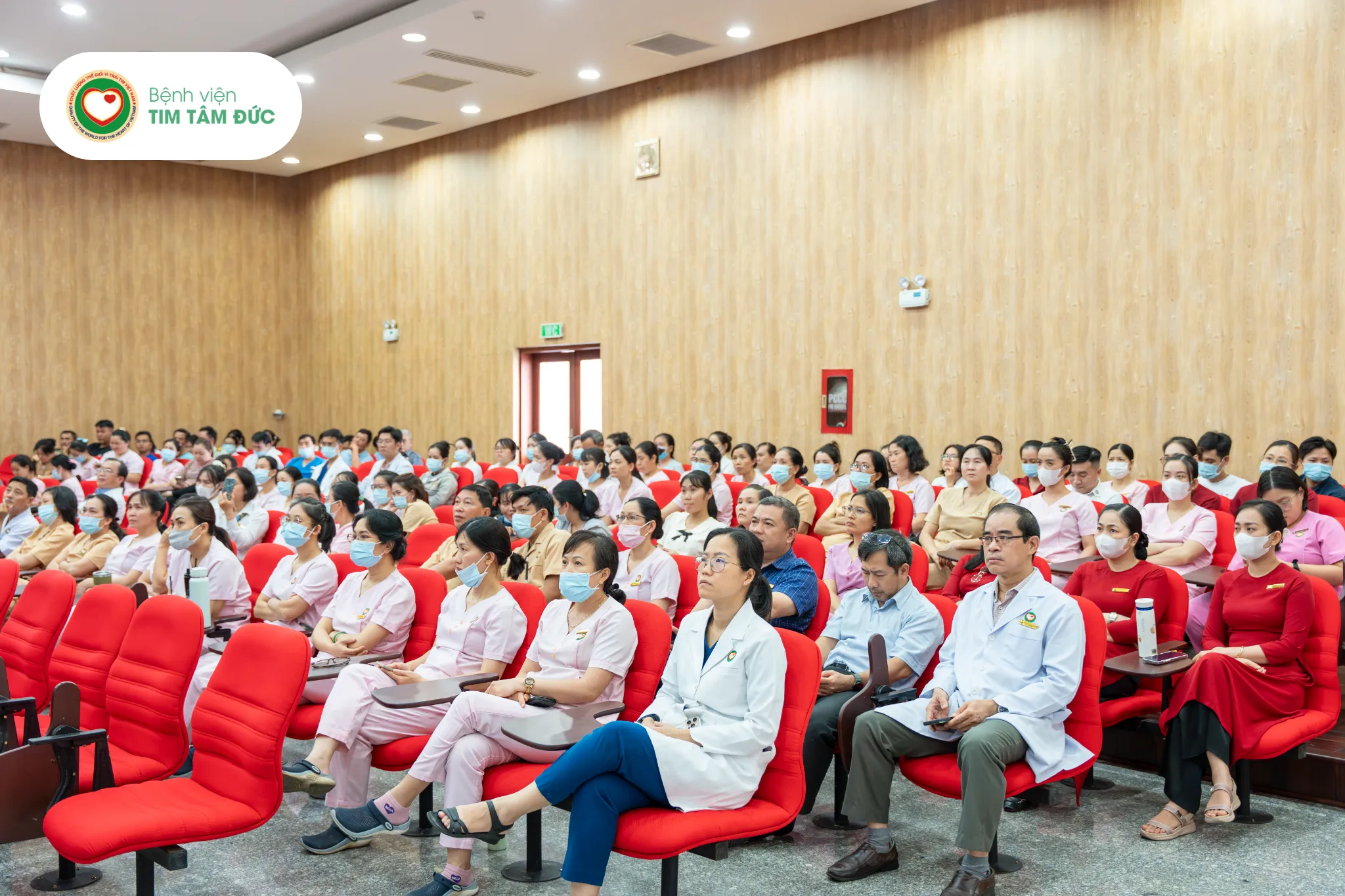 y trình báo động đỏ nội viện