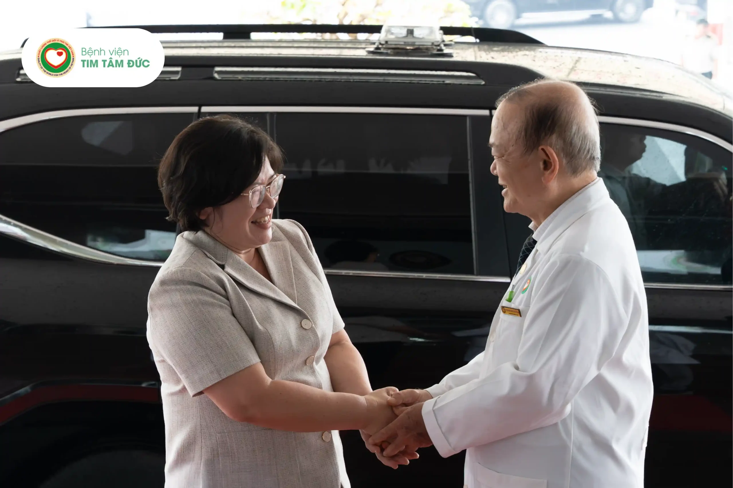 chúc mừng và tri ân sự đóng góp của y bác sĩ Bệnh viện Tim Tâm Đức nhân Ngày Thầy thuốc Việt Nam